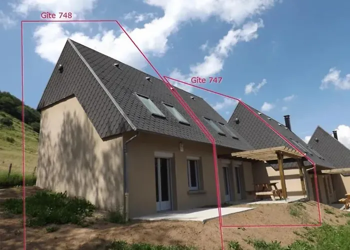 Holiday home 8 En Auvergne Au Puy Mary Avec Activites De Plein Air